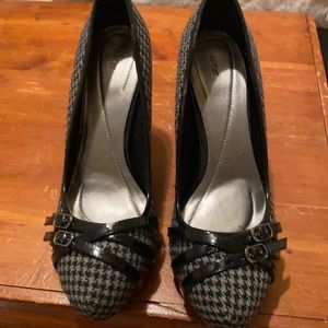 Black snd grey flannel heels